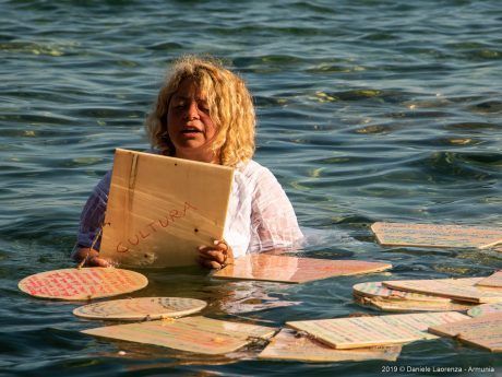 Elena Guerrini – Archeologia del Coraggio – Armunia Inequilibrio 22 – Foto di Daniele Laorenza